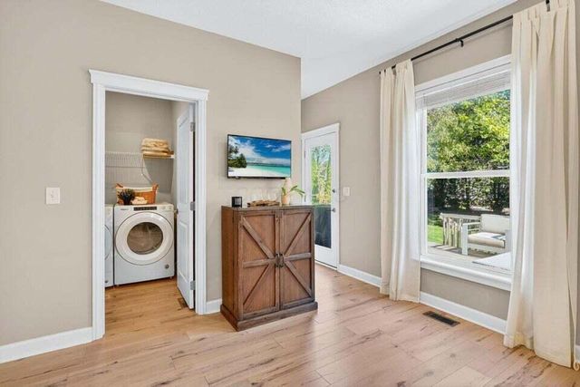 5692 Sugarwood Drive, New Albany, OH 43054