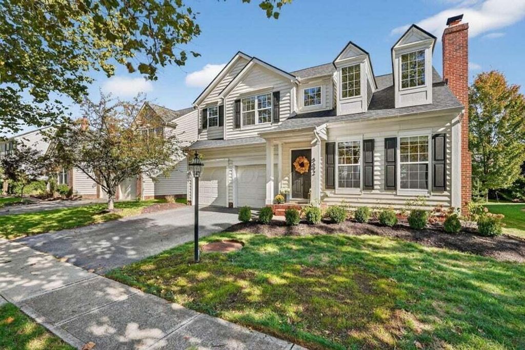5692 Sugarwood Drive, New Albany, OH 43054