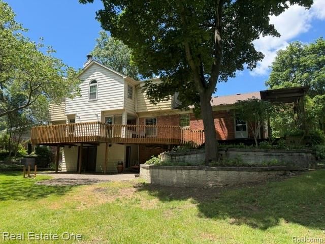 5135 Iron Gate Road, Bloomfield Charter Township, MI 48304