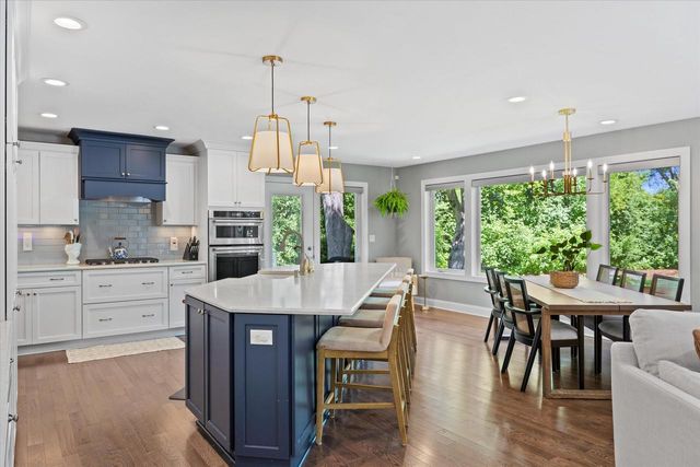 8414 W Poplar DRIVE, Mequon, WI 53097
