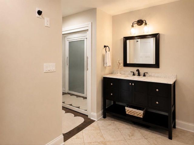 8414 W Poplar DRIVE, Mequon, WI 53097