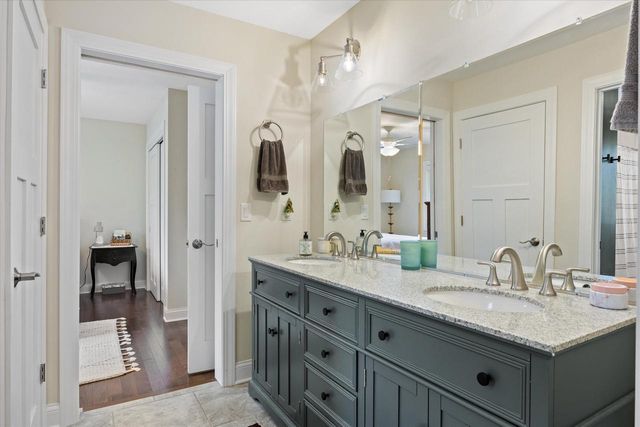 8414 W Poplar DRIVE, Mequon, WI 53097