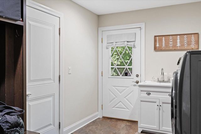 8414 W Poplar DRIVE, Mequon, WI 53097