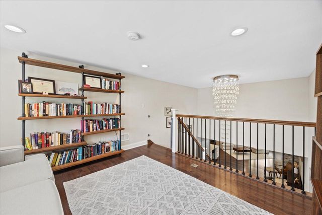 8414 W Poplar DRIVE, Mequon, WI 53097