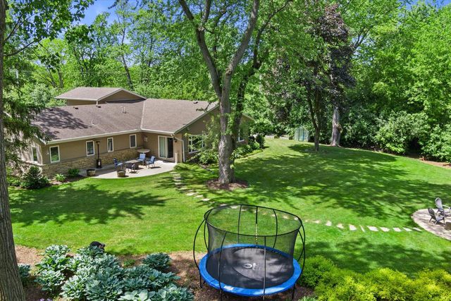 8414 W Poplar DRIVE, Mequon, WI 53097