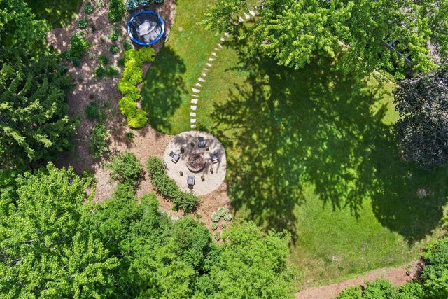 8414 W Poplar DRIVE, Mequon, WI 53097