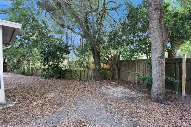 1672 COUNTRYWOOD STREET, Tarpon Springs, FL 34689