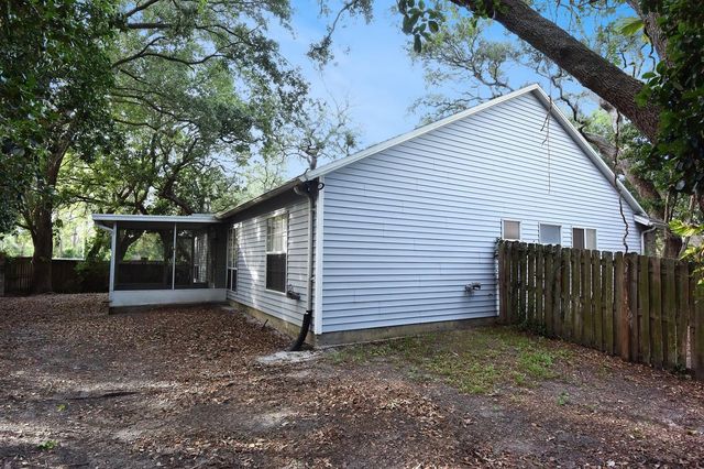 1672 COUNTRYWOOD STREET, Tarpon Springs, FL 34689