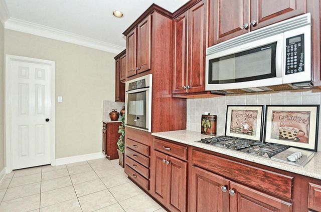 12225 Medina Lake Drive, Tomball, TX 77377