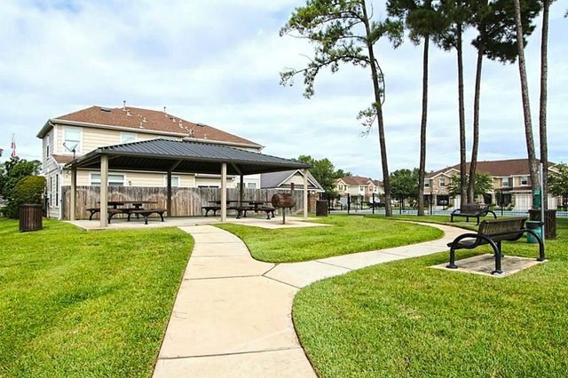 12225 Medina Lake Drive, Tomball, TX 77377