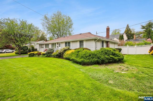 82 Seminary Street, Bergenfield, NJ 07621