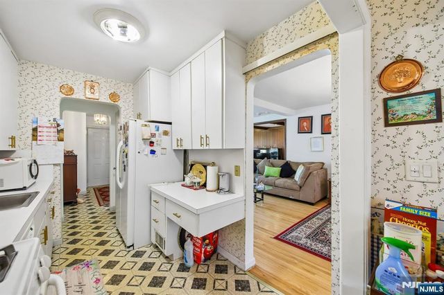 82 Seminary Street, Bergenfield, NJ 07621