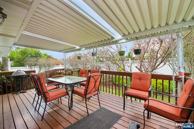 82 Seminary Street, Bergenfield, NJ 07621