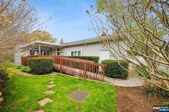 82 Seminary Street, Bergenfield, NJ 07621