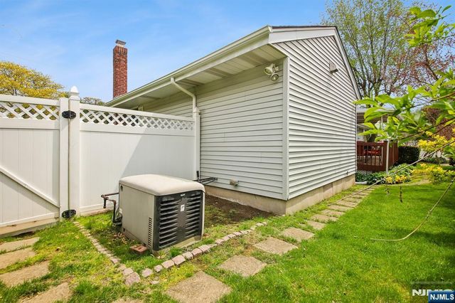 82 Seminary Street, Bergenfield, NJ 07621