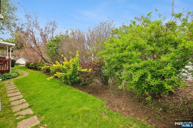 82 Seminary Street, Bergenfield, NJ 07621