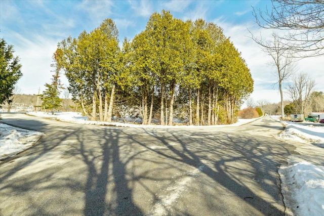 58 Rhodeside Acres, Georgia, VT 05468