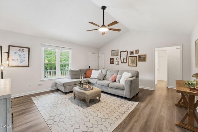6 Sommerset Drive, Clayton, NC 27520