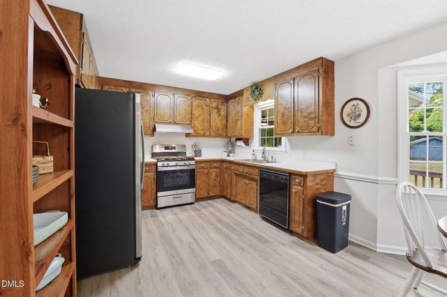 6 Sommerset Drive, Clayton, NC 27520