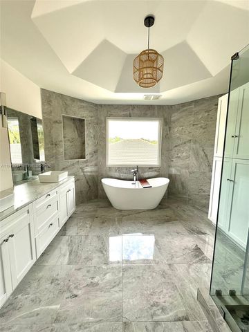 2556 Jardin Mnr, Weston, FL 33327