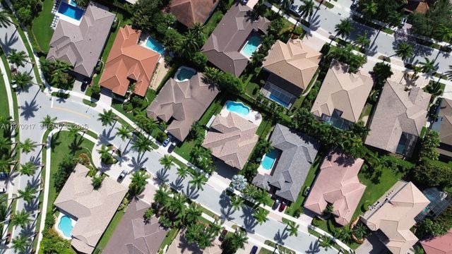 2556 Jardin Mnr, Weston, FL 33327