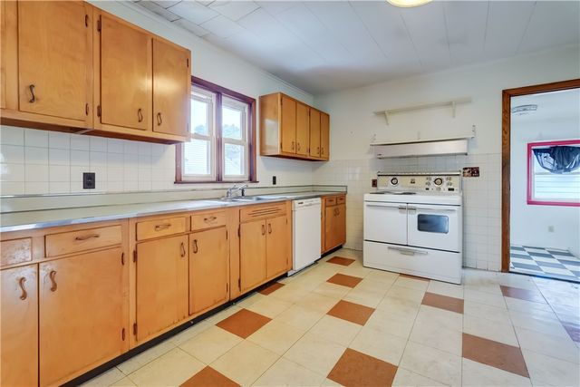 32 Deland Park B, Perinton, NY 14450