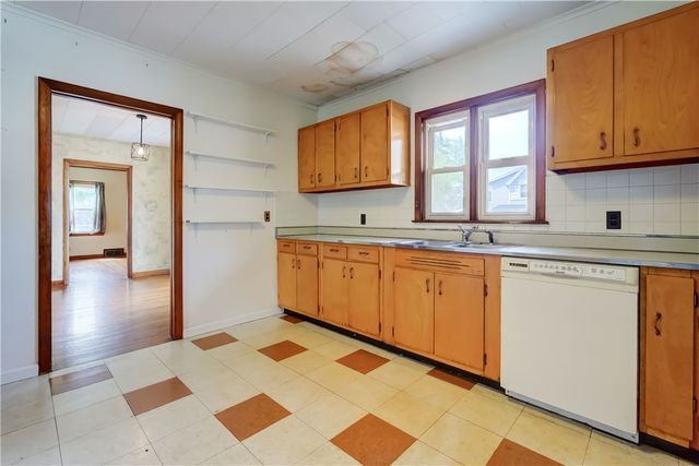 32 Deland Park B, Perinton, NY 14450