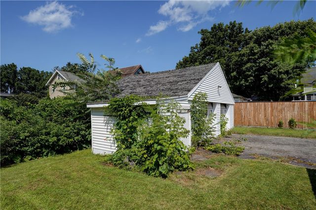 32 Deland Park B, Perinton, NY 14450