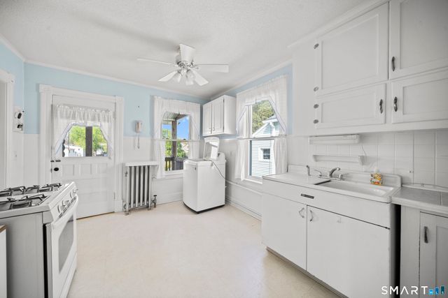 27 Park Avenue, Enfield, CT 06082