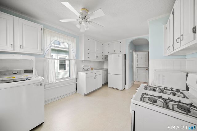 27 Park Avenue, Enfield, CT 06082