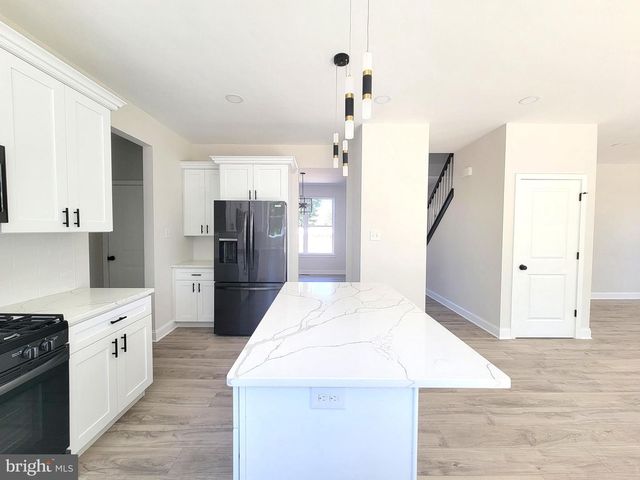 3273 MANAWAY LN, Vineland, NJ 08360