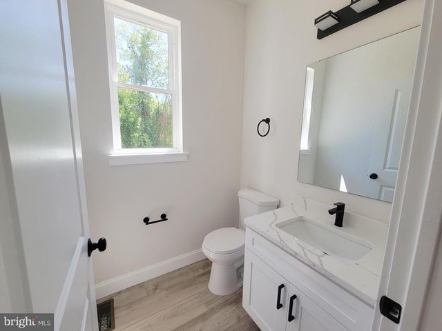 3273 MANAWAY LN, Vineland, NJ 08360