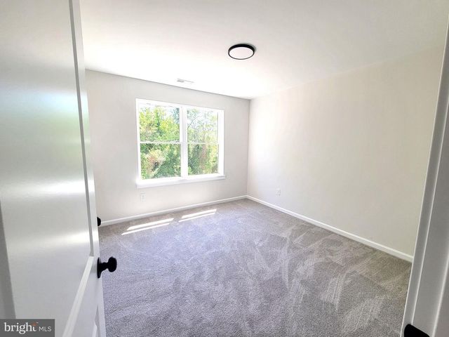 3273 MANAWAY LN, Vineland, NJ 08360