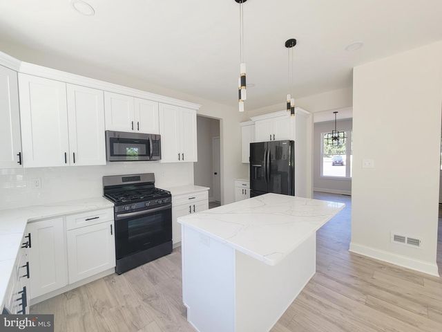3273 MANAWAY LN, Vineland, NJ 08360