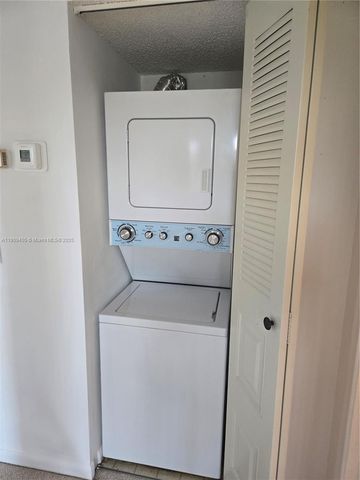 300 SW 130th Ter 413B, Pembroke Pines, FL 33027