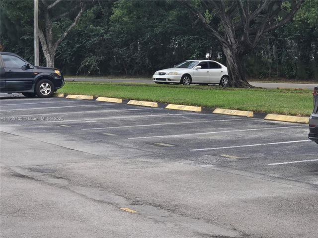 300 SW 130th Ter 413B, Pembroke Pines, FL 33027