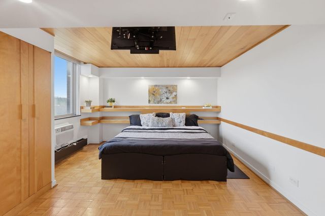 1050 Wall Street 5A, Ann Arbor, MI 48105