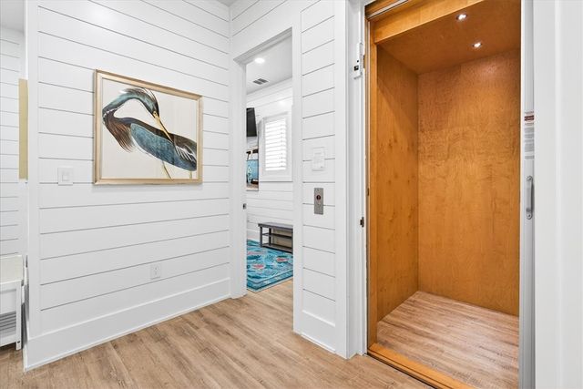 247 Lakeshore St, Port Aransas, TX 78373