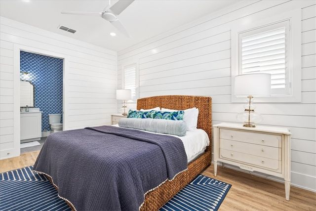247 Lakeshore St, Port Aransas, TX 78373