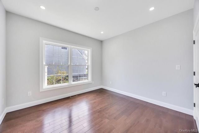 71 Cedar Street, Hicksville, NY 11801