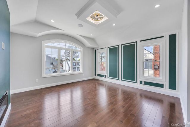 71 Cedar Street, Hicksville, NY 11801