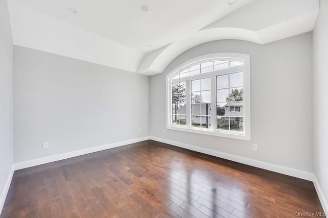 71 Cedar Street, Hicksville, NY 11801