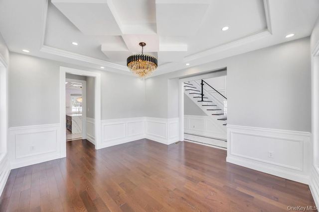 71 Cedar Street, Hicksville, NY 11801