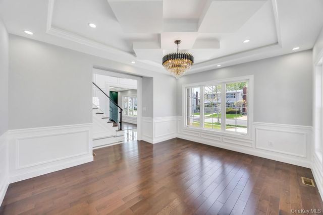 71 Cedar Street, Hicksville, NY 11801