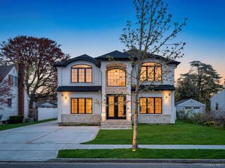 71 Cedar Street, Hicksville, NY 11801