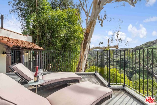 10037 Reevesbury Drive, Beverly Hills, CA 90210