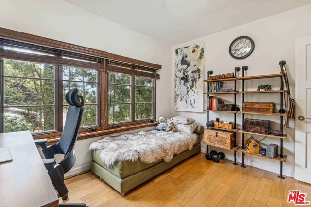 10037 Reevesbury Drive, Beverly Hills, CA 90210