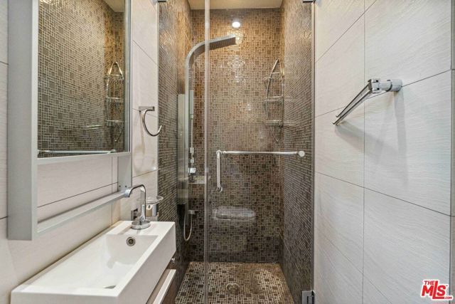 10037 Reevesbury Drive, Beverly Hills, CA 90210