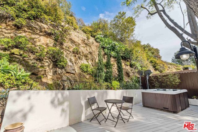 10037 Reevesbury Drive, Beverly Hills, CA 90210