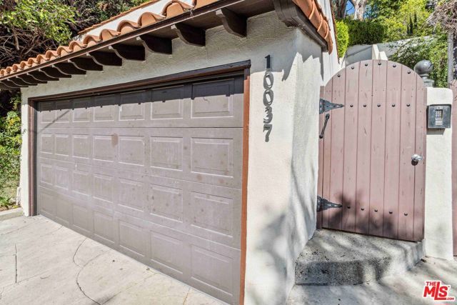 10037 Reevesbury Drive, Beverly Hills, CA 90210